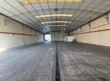 Bodega-Galpón · 817m² · 4 Ambientes · Galpón y Oficina en Alquiler Pasco 1046 Granadero Baigorria
