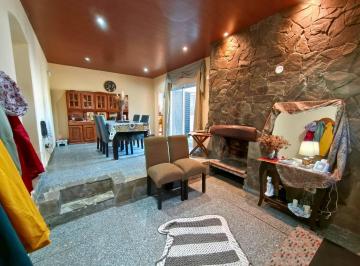 Casa · 180m² · 4 Ambientes · 4 Cocheras · Excelente Casa en Venta - Villa Elisa