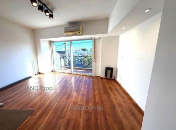 Departamento de 1 ambiente, San Isidro · Apto Profesional o Vivienda. - con Ascensor