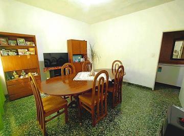 Casa · 118m² · 4 Ambientes · 2 Cocheras · Venta Casa 4 Dorm. y Patio Quilmes Oeste