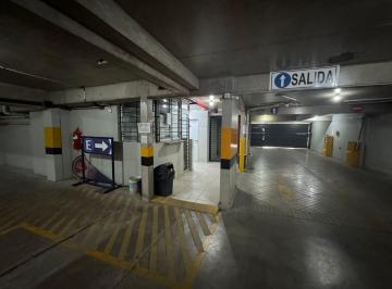 Garage · 1717m² · Venta - Cochera Sobre Av Pellegrini - Tribunales