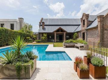Casa · 290m² · 6 Ambientes · 4 Cocheras · Venta Casa en Barrio Cerrado El Portillo - Pilar