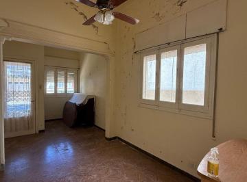 Casa · 135m² · 4 Ambientes · 1 Cochera · Venta Casa Centrica 2 Dorm. - Cochera Doble