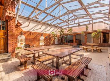 Casa · 320m² · 4 Ambientes · 1 Cochera · Venta Casa en Boedo 4 Ambientes 320 m² Sobre Terreno de 223 m² en Boedo Terraza Parrilla Jardin Garage