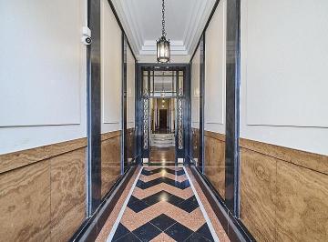 Departamento · 65m² · 3 Ambientes · Departamento 3 Ambientes Sobre Av con Patio Apto Profesional en San Cristobal