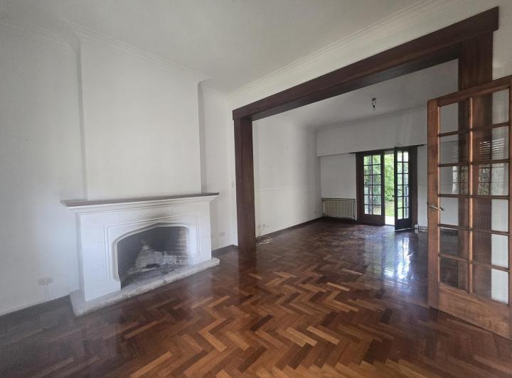 Casa · 250m² · 4 Ambientes · 1 Cochera