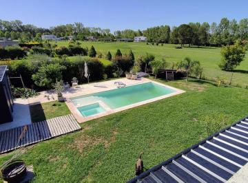 Casa · 293m² · 5 Ambientes · 4 Cocheras · Casa en Venta con Pileta en Una Planta, Haras Santa Maria