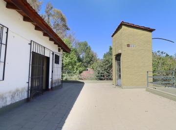 Casa · 176m² · 4 Ambientes · 4 Cocheras · Venta Casa Quinta 4 Ambientes con Piscina, Quincho y Jardin en General Rodríguez