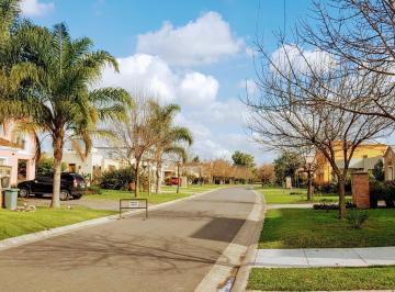 Terreno · 1547m² · Lote en Venta Sobre El Golf, B. Las Lomas, Haras Santa María