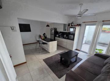 Departamento · 56m² · 3 Ambientes · Departamento 2 Dorm. con Patio Venta - Barrio Sarmiento