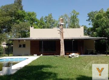 Casa · 178m² · 5 Ambientes · 2 Cocheras · Casa Quinta en Venta - 4 Dorm. 2 Baños - Presidente Perón