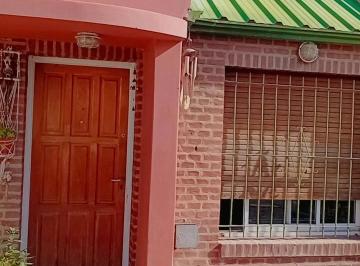Casa de 1 ambiente, Neuquén · Duplex 1 Dormitorio - Patio C/parrilla - Estacionamiento