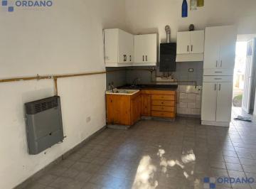 Casa · 75m² · 3 Ambientes · Casa en Alquiler B° Pueyrredon