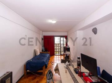 Departamento · 47m² · 1 Dormitorio · Vendemos Departamento de un Dormitorio Sobre Plaza Italia