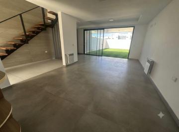 Casa de 5 ambientes, Córdoba · Docta - 3 Dorm + 3 Baños - Cocher Doble - Listo Para Vivir!