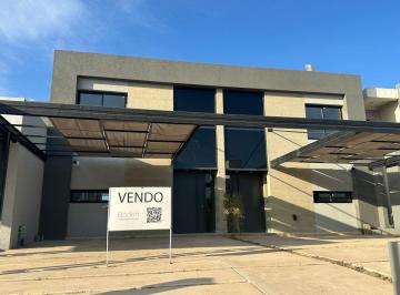 Casa de 5 ambientes, Córdoba · Docta - 3 Dorm + 3 Baños - Cocher Doble - Listo Para Vivir!