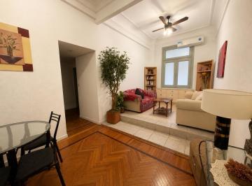 Departamento · 70m² · 4 Ambientes · Edificio Bencich 3 Ambientes Amplios con Techos Altos y Carácter Original