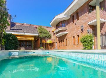 Casa · 450m² · 10 Ambientes · 2 Cocheras · Casa en Rio Bamba 6600