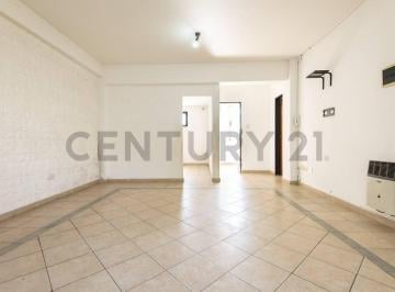 Departamento · 75m² · 4 Ambientes · Departamento en Venta en La Plata Tipo Dúplex de 2 Dorm. con Terraza Privada