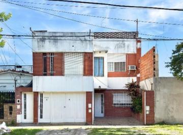 Casa · 81m² · 5 Ambientes · Venta de Casa y Depto de 2 Dorm. en Belgrano