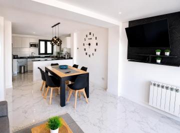 Departamento · 80m² · 3 Ambientes · Departamento 3 Ambientes en La Perla