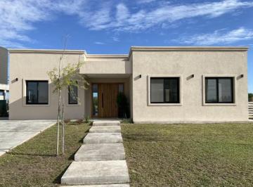 Casa de 5 ambientes, Tigre · Casa en Venta Barrio Santa Ana - Fondo a Laguna