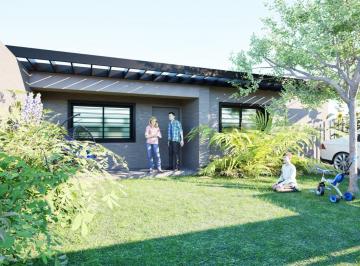 Casa · 150m² · 5 Ambientes · 1 Cochera · Casa Reciclada, 3 Dorm., Jardín y Piscina