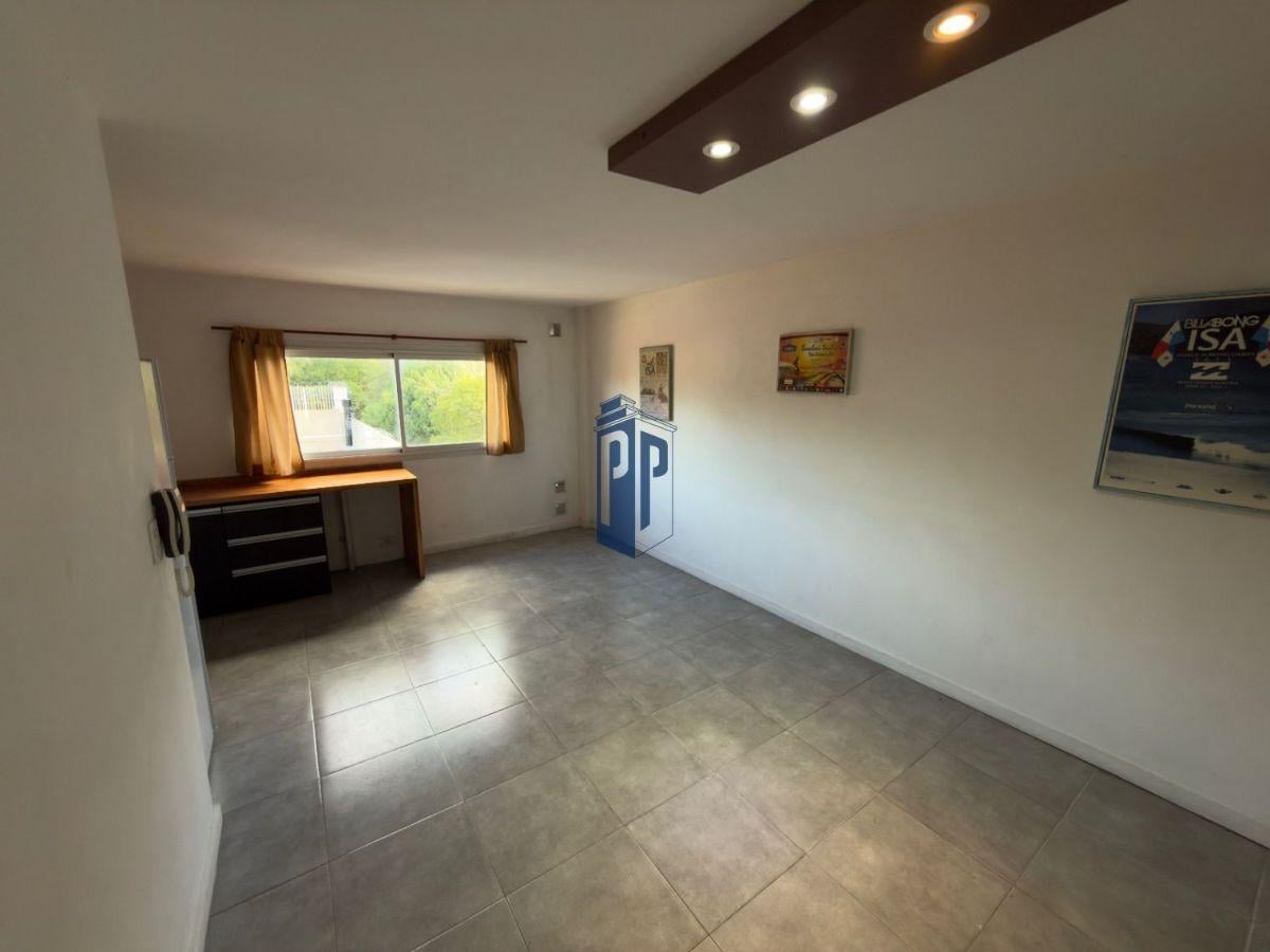 Ph 2 ambientes primer piso por escalera — El Jardin De Peralta Ramos