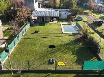 Casa · 40m² · 3 Ambientes · Casa en Esquina Los Pinos 1