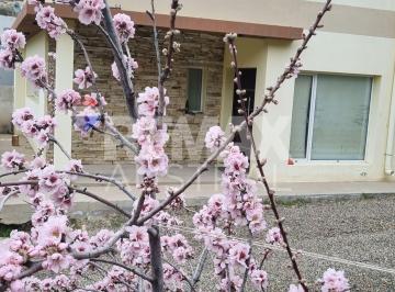 Casa · 260m² · 10 Ambientes · Casa 3 Dorm. - Apta Credito - Km3
