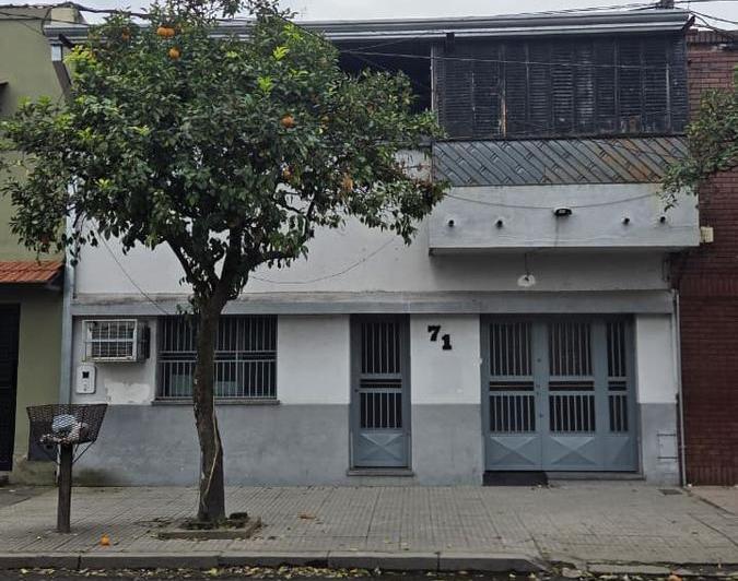 Casa · 169m² · 10 Ambientes · 1 Cochera