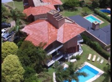 Casa de 7 ambientes, Villa Carlos Paz · Luxury House