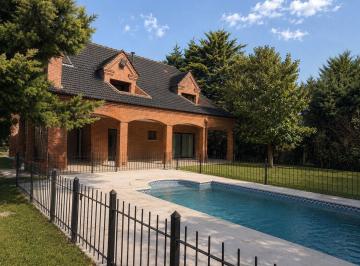 Casa · 212m² · 6 Ambientes · 2 Cocheras · Casa en Alquiler Quintas del Sol Ezeiza