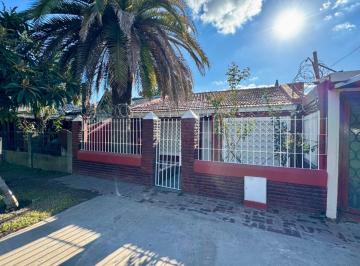 Casa · 120m² · 3 Ambientes · Venta Casa 3 Amb Jardin y Patio Francisco Alvarez