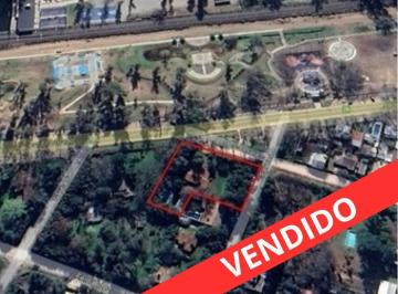 Casa · 255m² · 7 Ambientes · 2 Cocheras · Casa en Venta - La Plata y El Dorado