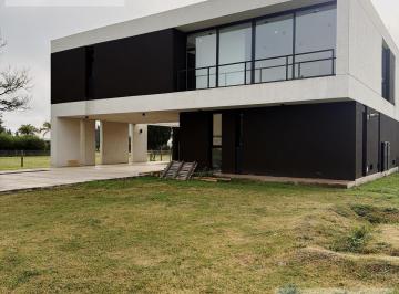Casa · 1100m² · 6 Ambientes · 4 Cocheras · Casa en Venta / Alquiler con Opción a Compra en Barrio Privado San Eliseo Golf