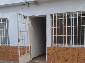 Casa · 137m² · 1 Cochera · Alquiler Casa Dos Dorm. - Godoy Cruz