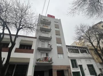 Departamento · 62m² · 2 Ambientes · 1 Cochera · Amplio Semipiso de 2 Ambientes con Cochera en Boedo