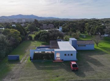 Casa · 257m² · 4 Ambientes · 5 Cocheras · Casa Venta 3 Dorm. Country Causana