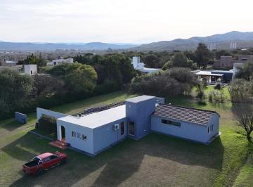 Casa · 257m² · 4 Ambientes · 5 Cocheras · Casa Venta 3 Dorm. Country Causana