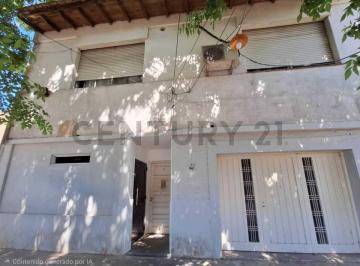 Casa · 150m² · 6 Ambientes · 1 Cochera · Casa en Venta Multifamiliar 5 Dormitorio 2 Plantas