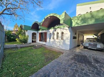 Casa de 5 ambientes, San Isidro · Venta Casa 5 Ambientes con Jardín Pileta Dependencia y Cochera en San Isidro