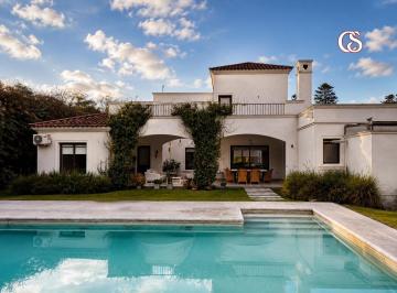 Casa · 380m² · 4 Ambientes · 6 Cocheras · Exc Casa 4 Dor Alq Amob Pil/qcho/estar/esc La Montaña