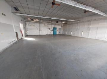Depósito · 1779m² · Depósito en Alquiler Sobre La Av Crovara