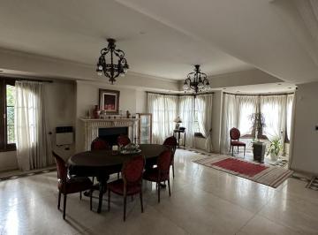 Casa · 860m² · 6 Ambientes · 2 Cocheras · Casa en La Costanera