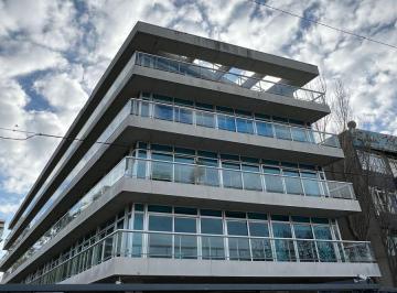 Oficina comercial de 1 ambiente, Vicente López · Piso Corporativo 560 m² + 10 Cocheras | Amoblado | Vista Al Río en Vte Lopez