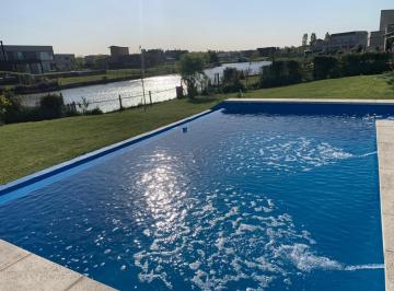 Casa · 220m² · 4 Ambientes · 1 Cochera · Alquiler Anual El Canton Al Algua Islas