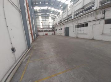 Depósito · 699m² · Depósito en Alquiler Sobre La Av Crovara