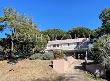 Casa · 250m² · 5 Ambientes · 1 Cochera · Casa - Rincon del Tridente