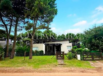 Casa · 117m² · 4 Ambientes · 1 Cochera · Casa en Alquiler